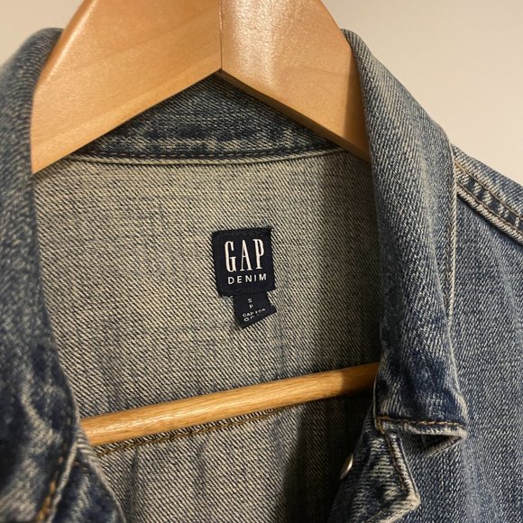 GAP Classic Jean Jacket - Picture 2 of 5